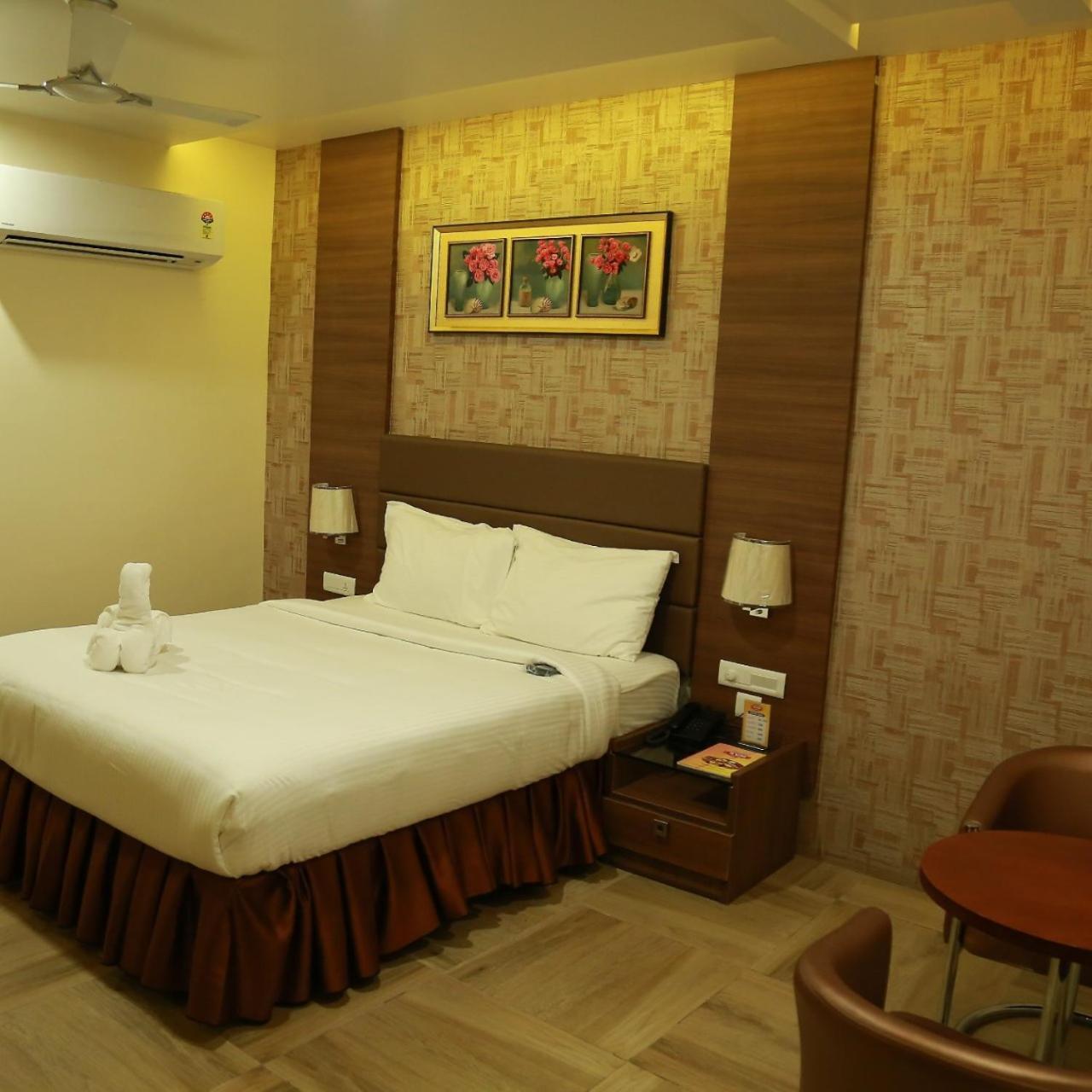 Hotel Svm Grand Medipally Hyderabad Exterior photo