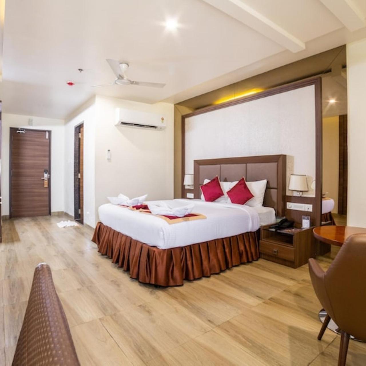 Hotel Svm Grand Medipally Hyderabad Exterior photo