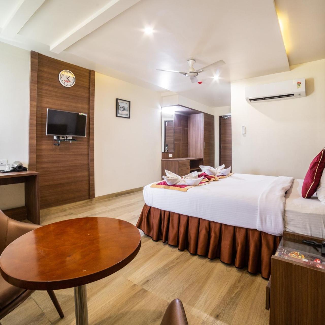 Hotel Svm Grand Medipally Hyderabad Exterior photo