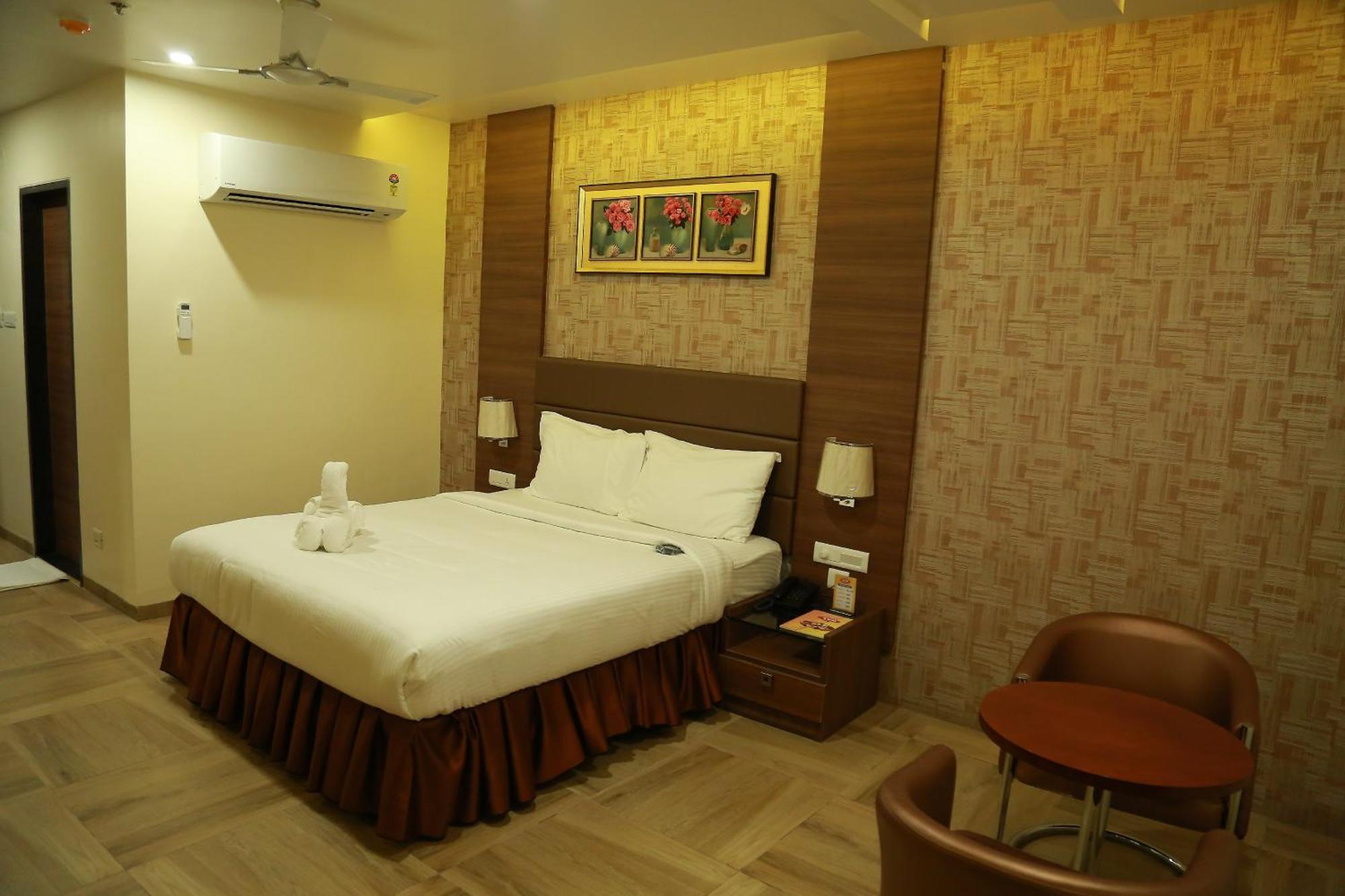 Hotel Svm Grand Medipally Hyderabad Exterior photo
